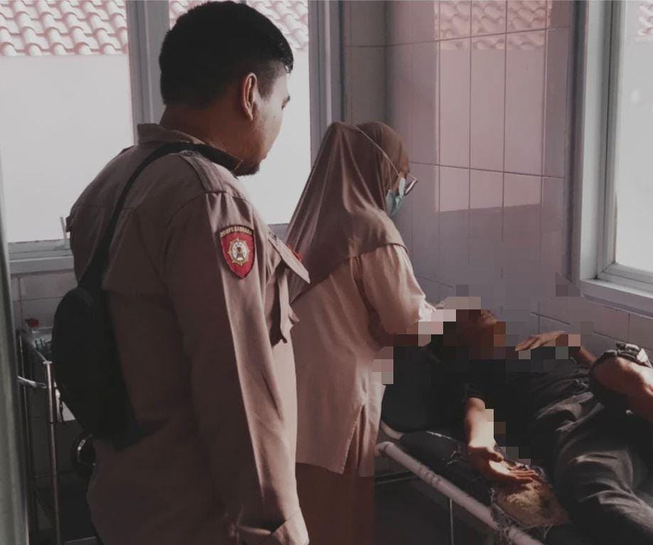 Polsek Cigudeg Bersama Unit Laka Lantas Polres Bogor Investigasi Olah TKP Terkait Kecelakaan Lalu Lintas di Cigudeg, Dua Orang Luka Berat