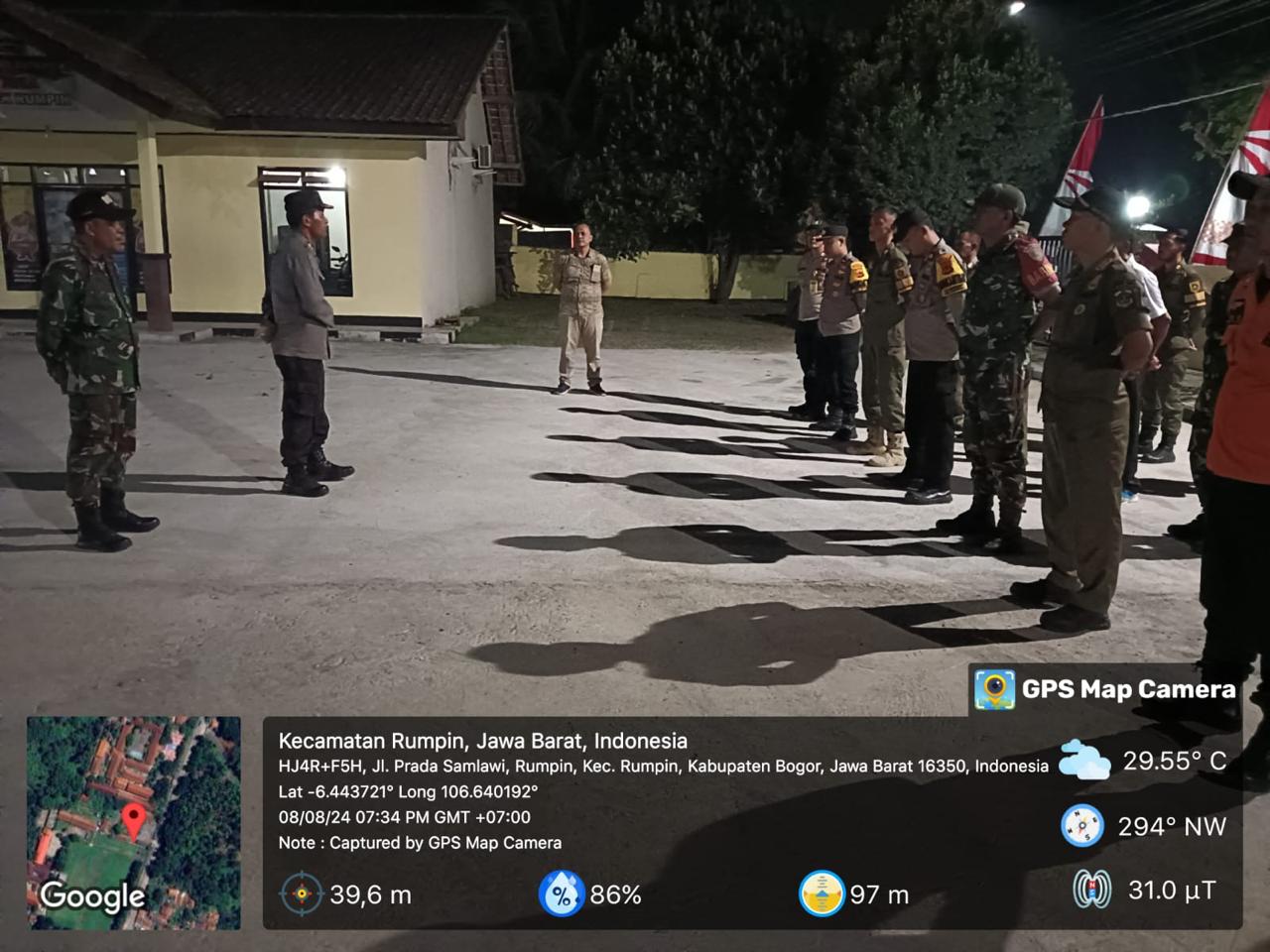 Polsek Rumpin Bersama Instansi Terkait Lakukan Pengamanan Adanya Aksi Solidaritas Warga Rumpin Terkait Peristiwa Korban 2 Pelajar di Kantor Kecamatan Rumpin