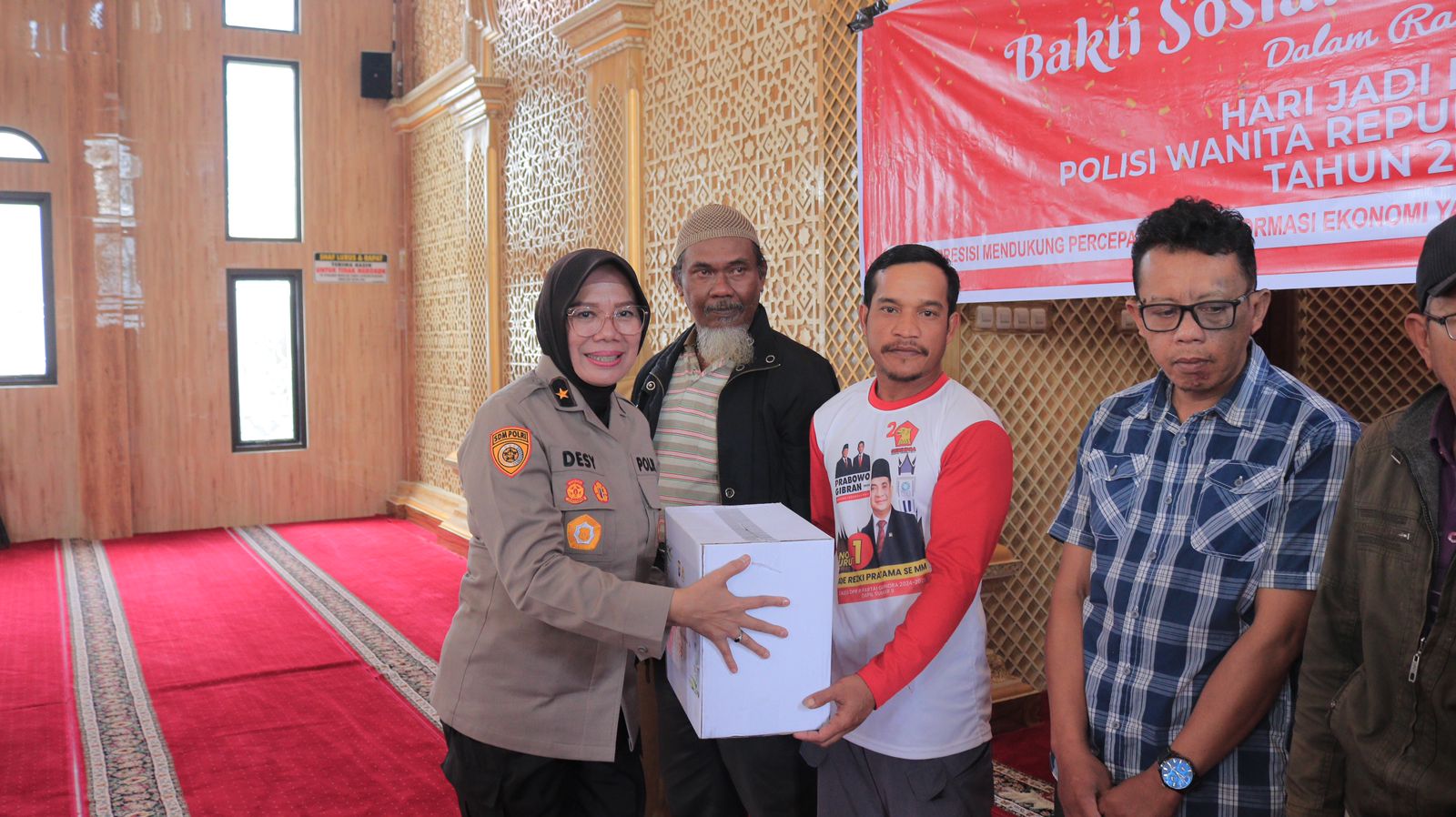 Rangkaian HUT Polwan ke 76, Ratusan Polwan Gelar Napak Tilas