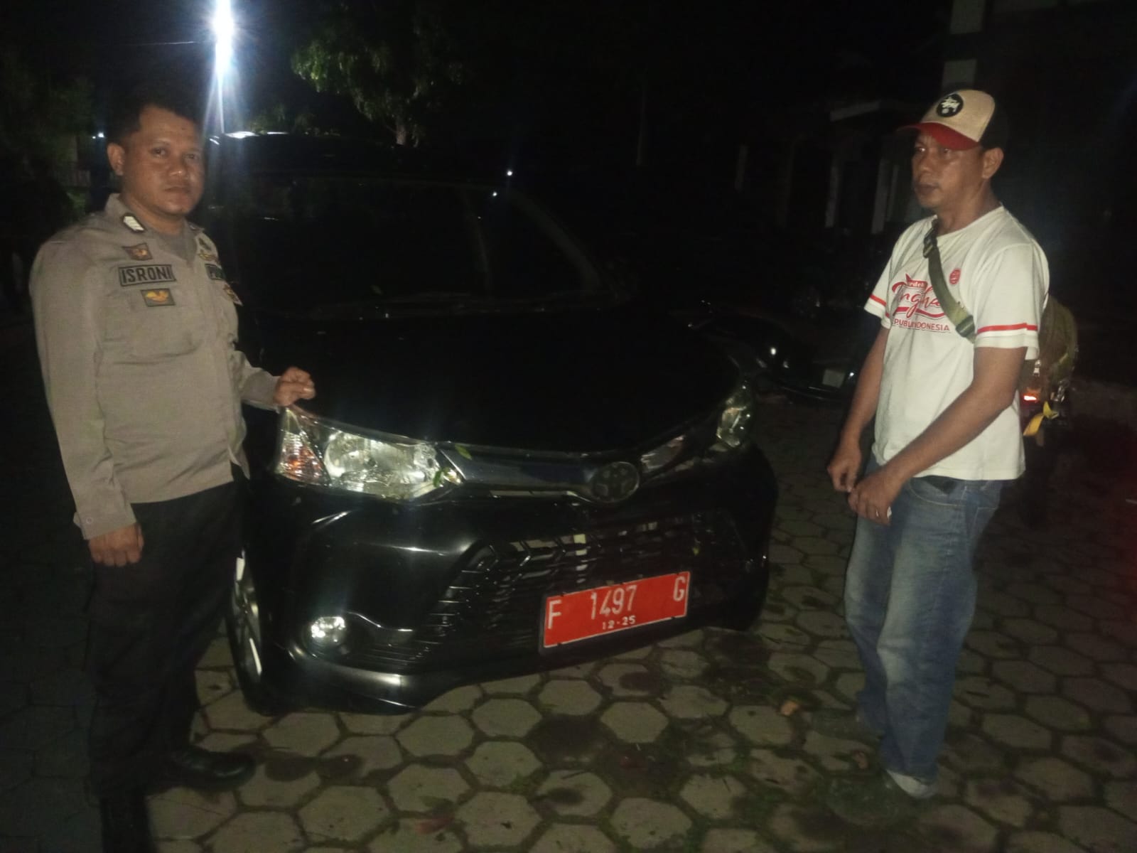 Polsek Leuwiliang Cek Lokasi TKP Akibat Terjadinya Musibah Bencana Alam Pohon Tumbang