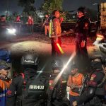 Brimob Amankan Lokasi Anjloknya Kereta Purwojaya di Bekasi