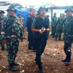 Lurah Ciroyom Turun Langsung Bersama TNI Melaksanakan Program Kegiatan Kerja Bakti Kamis Bersih